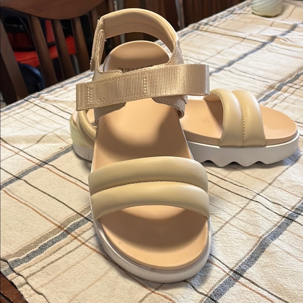 Sorel Women's Sandals in Cream